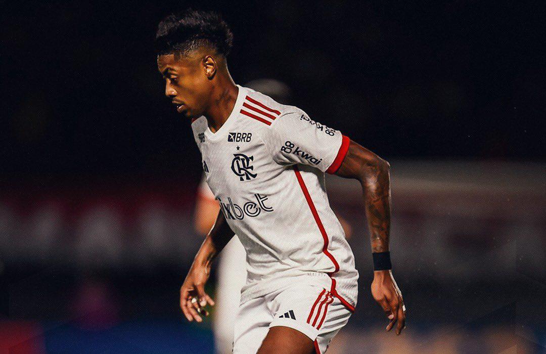 Bruno Henrique pelo Flamengo. (Foto: Reprodução Twitter/Flamengo).