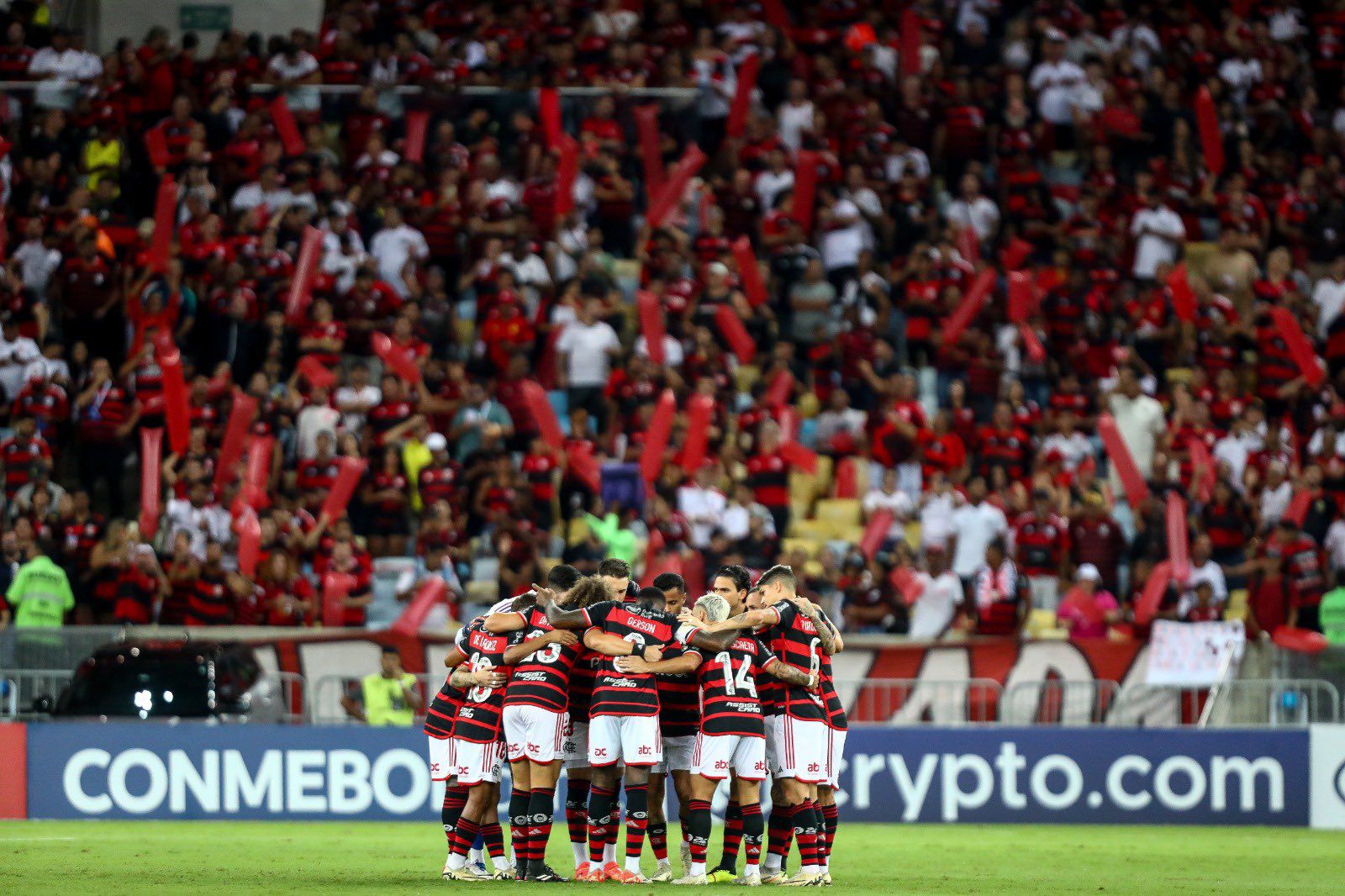 Flamengo vence o Millonarios por 3x0, pela Libertadores, no Maracanã. (Foto: Reprodução/Twitter Flamengo).