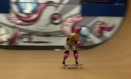 Australiana de 14 anos faz o primeiro 900 de uma mulher no skate (Foto: Reprodução/Redes Sociais)