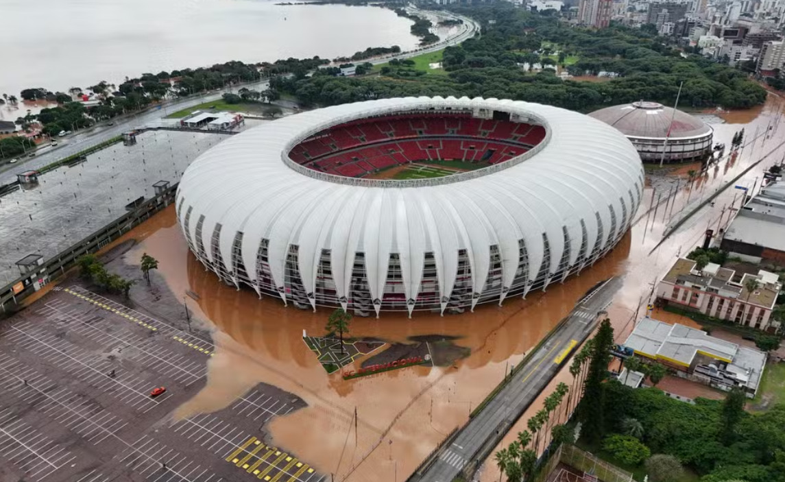 Beira-Rio alagado devido as chuvas em Porto Alegre (Foto: @sulnalente/Divulgação)