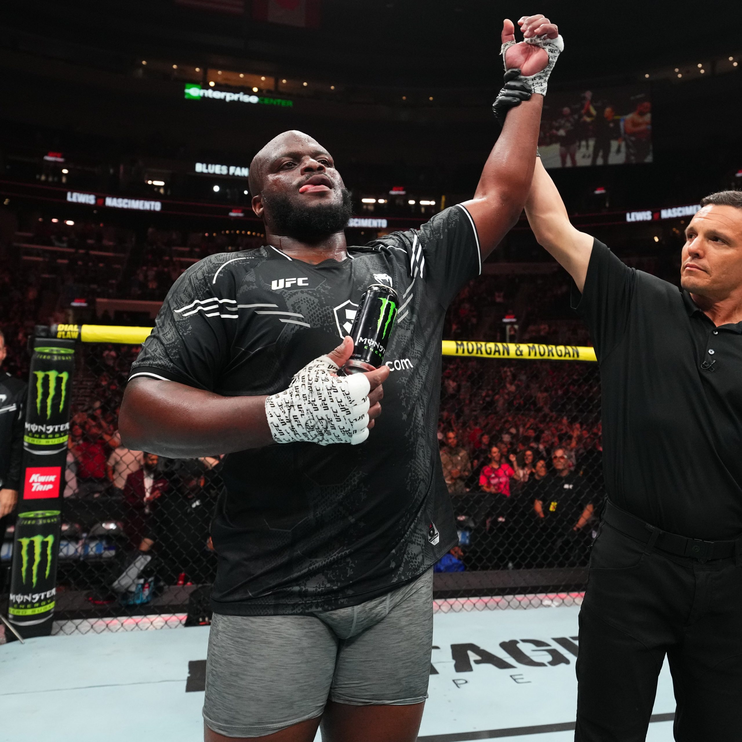 Derrick Lewis após vencer no UFC St. Louis (Foto: Divulgação/UFC)