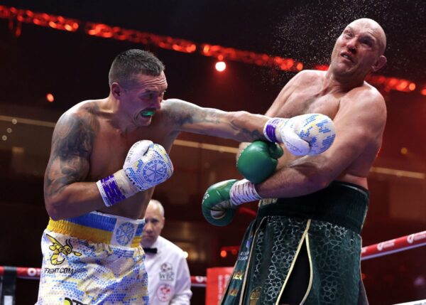Tyson Fury x Oleksandr Usyk se enfrentaram neste sábado em Riad (Foto: Divulgação/Top Rank)