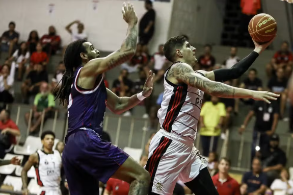 Flamengo e Fortaleza disputam o primeiro jogo das quartas dos playoffs (Foto: Gilvan de Souza / CRF)