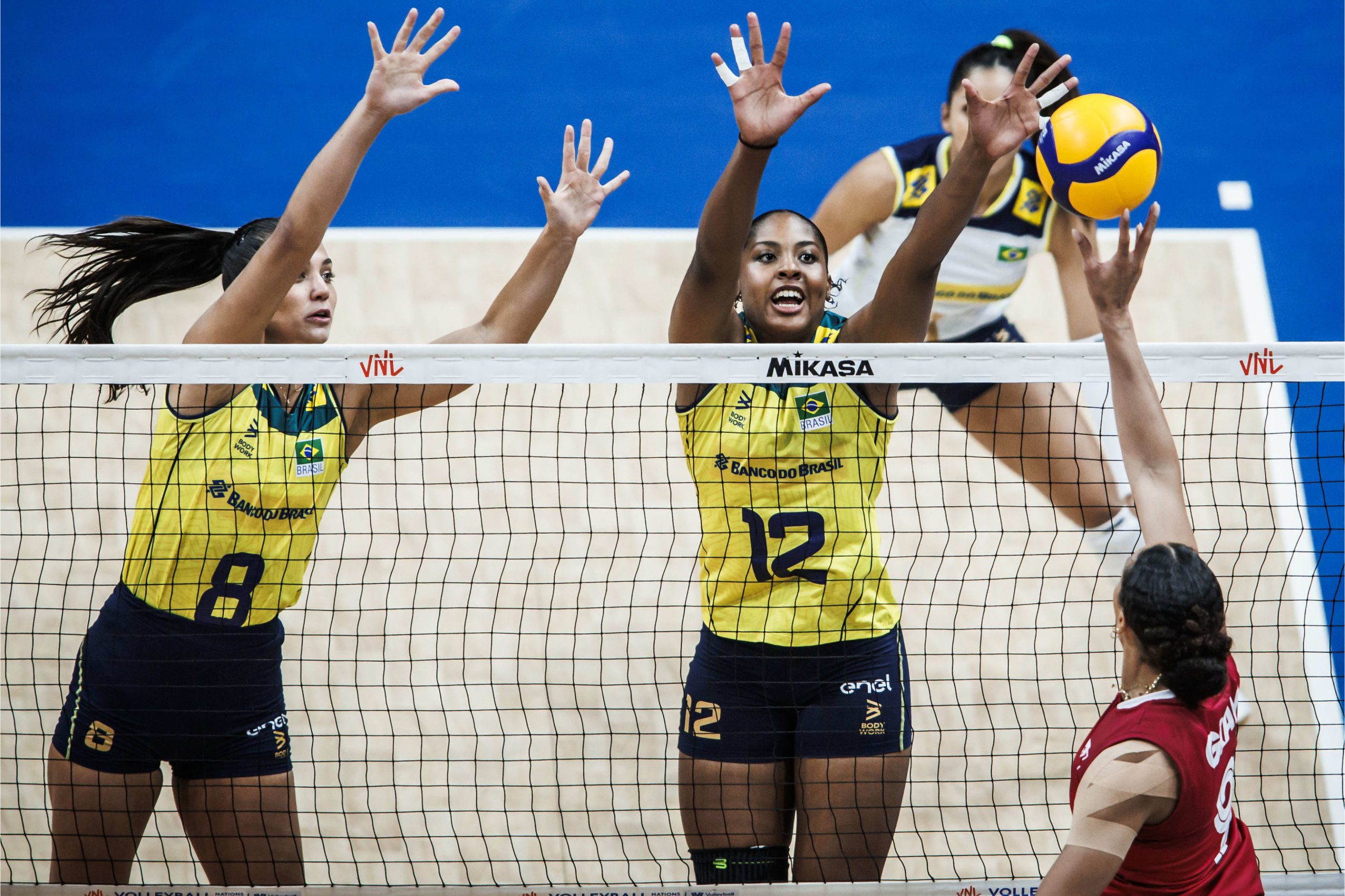 Brasil estreia com vitória na VNL