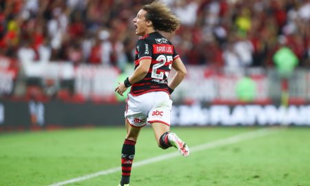 David Luiz comemora mais um gol no fim pelo Flamengo. Foto: Gilvan de Souza/ Flamengo