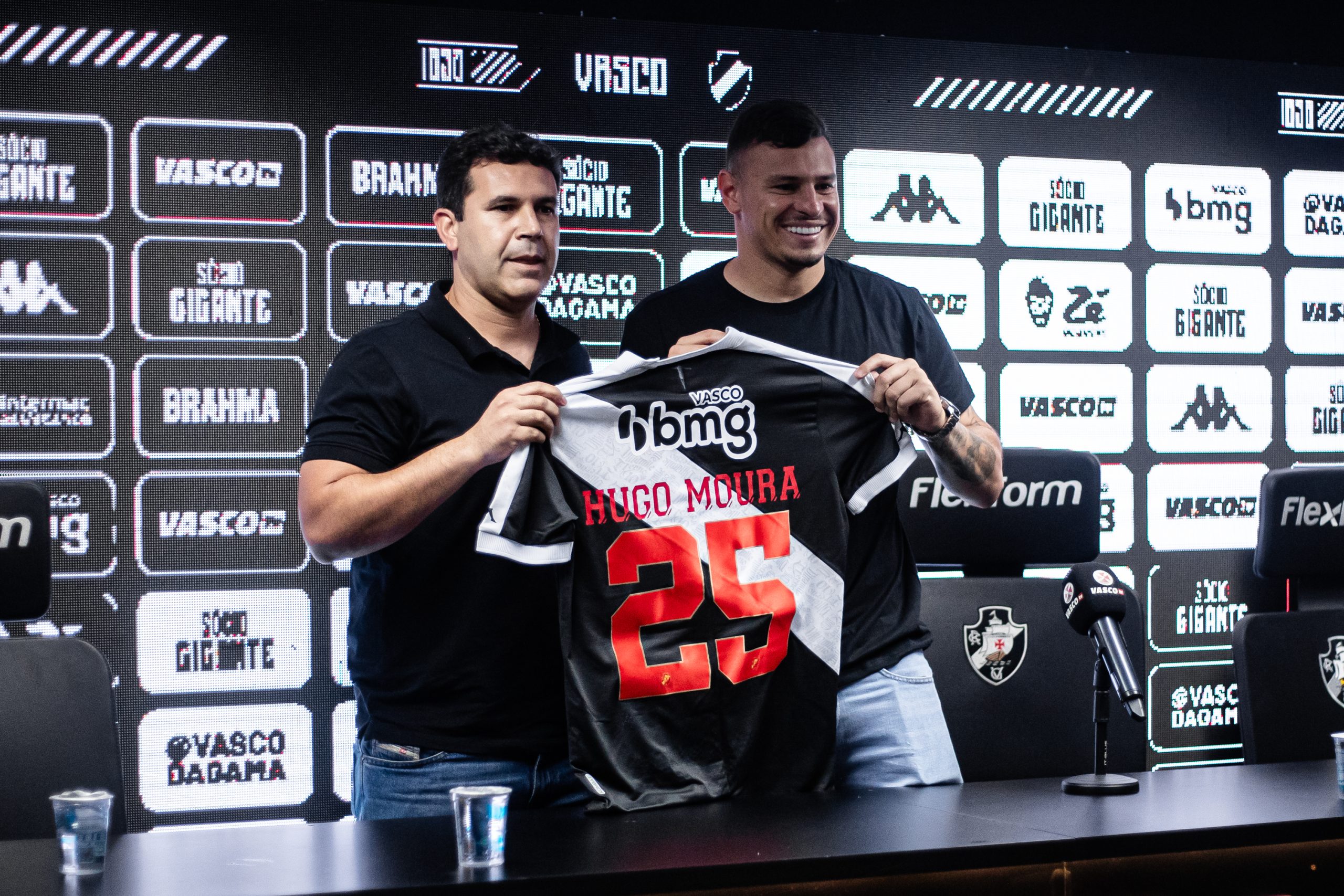 Hugo Moura é apresentado no Vasco da Gama