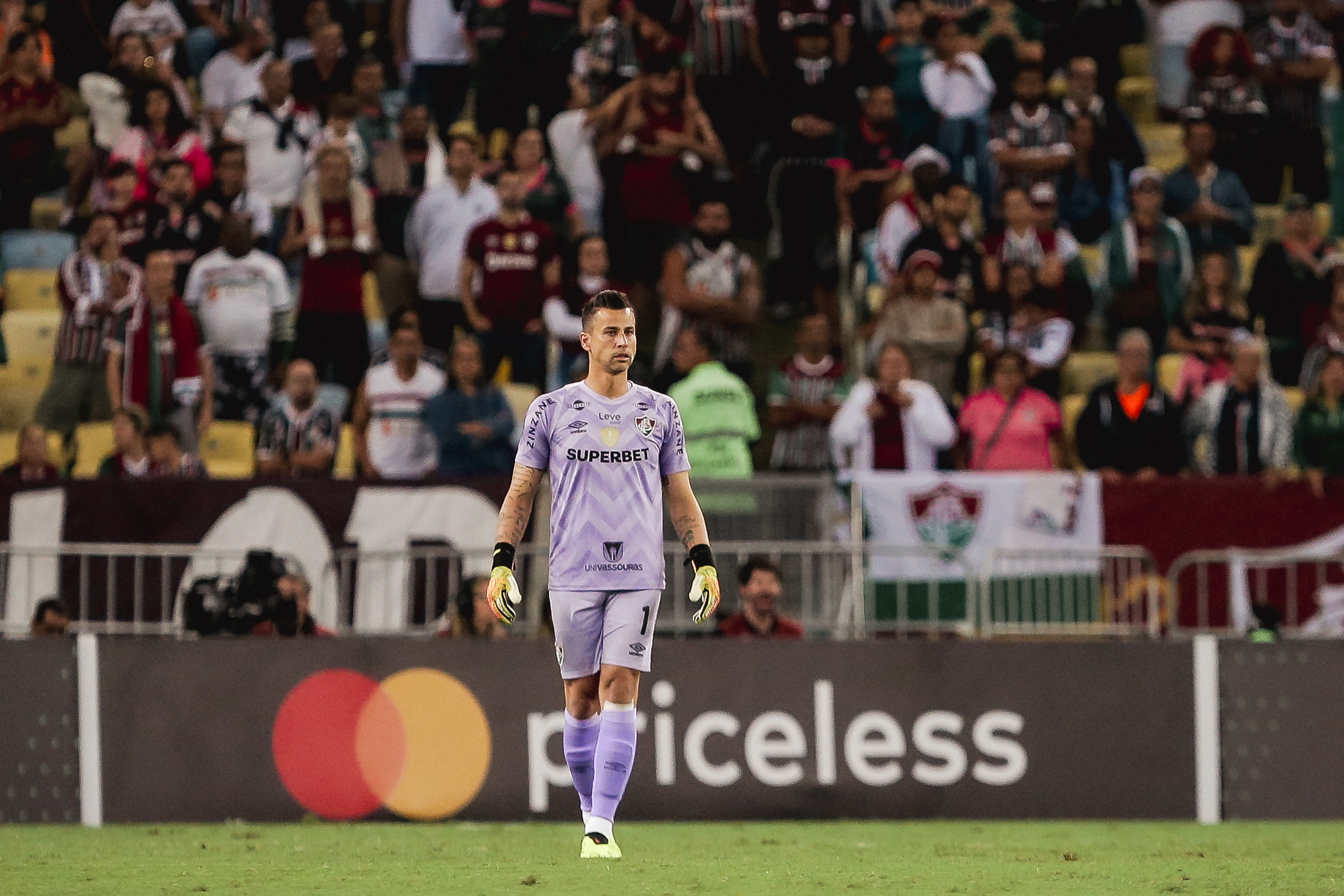 O empate do Juventude veio pelos pés do goleiro tricolor. (FOTO DE LUCAS MERÇON / FLUMINENSE FC)