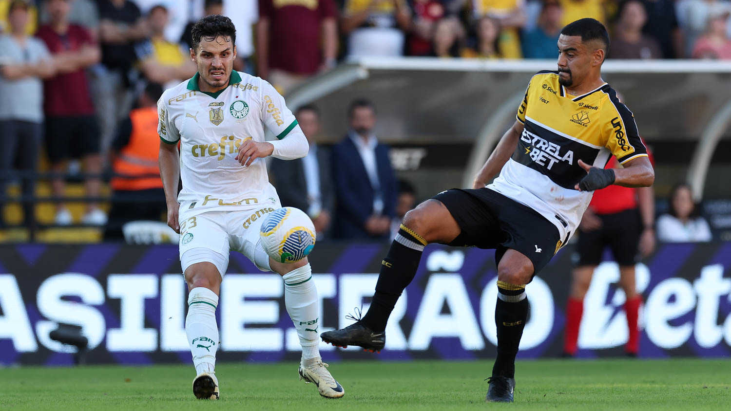 Raphael Veiga durante confronto contra o Criciúma pelo Brasileirão. (Foto: Cesar Greco/Palmeiras).