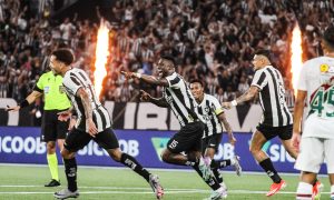 Bastos comemorando o gol da vitória sobre o Fluminense. (Foto: Arthur Barreto/Botafogo)