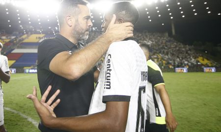 Técnico Artur Jorge Celebra vitória suada contra o Grêmio. (Foto: Vítor Silva/Botafogo)