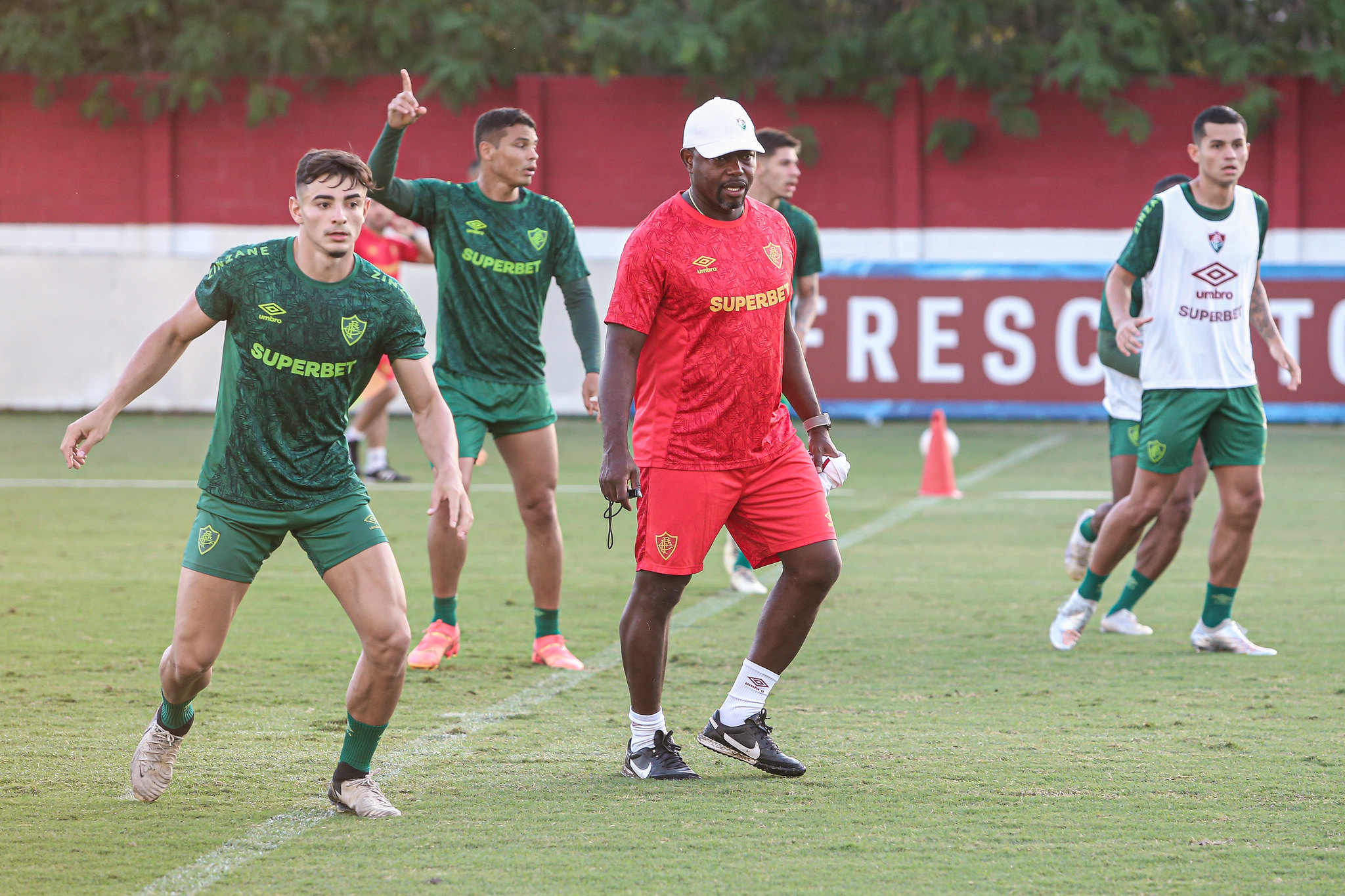 Marcão comandará o Fluminense contra o Vitória (Foto: Marcelo Gonçalves/FFC)