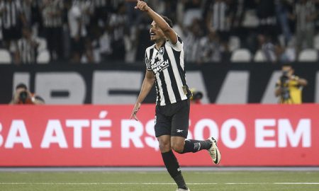 Eduardo marcou duas vezes na vitória alvinegra (Foto: Vitor Silva/Botafogo)