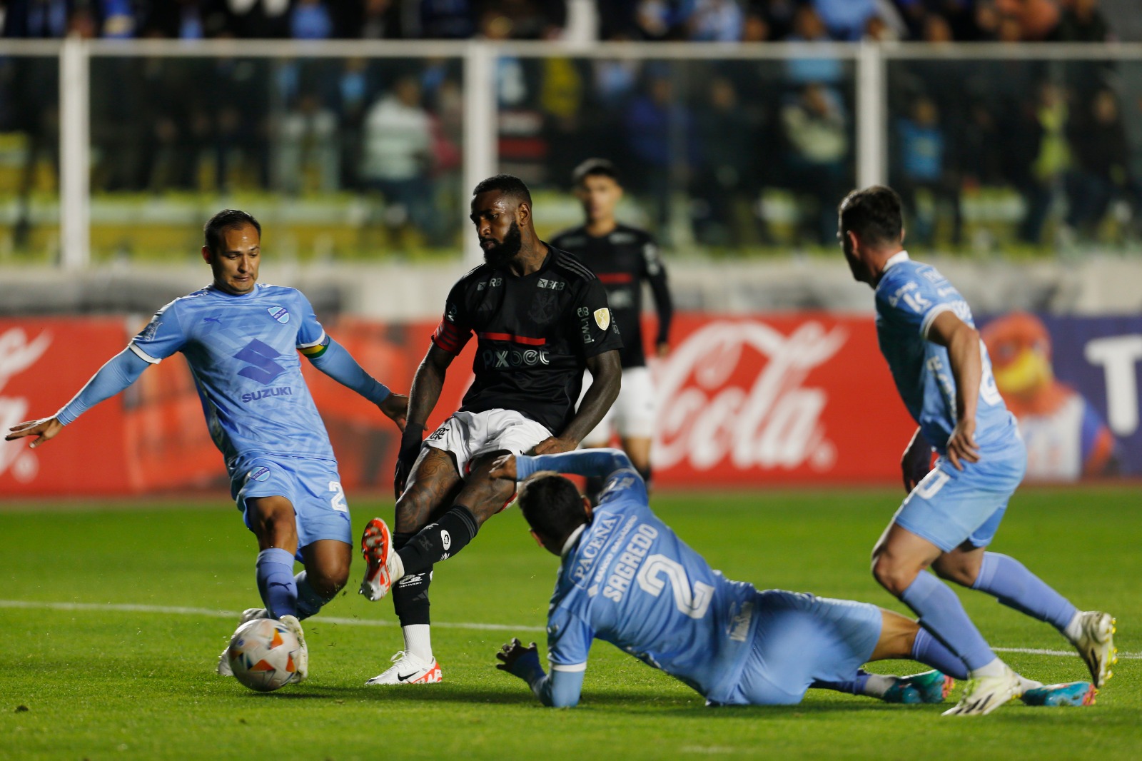 Flamengo enfrentará mais uma vez a altitude de La Paz. (Photo by Gaston Brito Miserocchi/Getty Images)