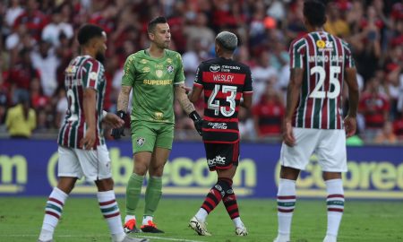 Fluminense em sua quarta derrota seguida, dessa vez contra o Flamengo. - Foto: Photo by Wagner Meier/Getty Images