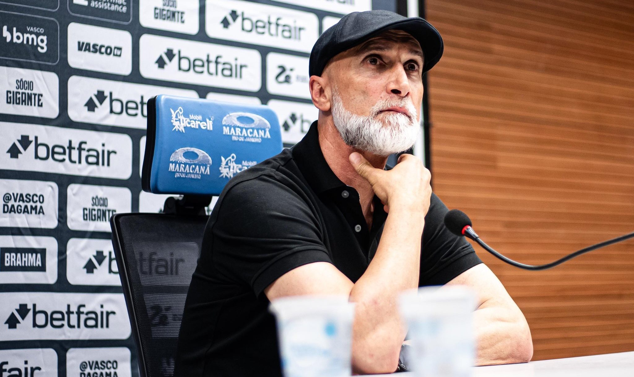 Álvaro Pacheco não venceu nenhum jogo no comando do Vasco (Foto: Leandro Amorim/Vasco)