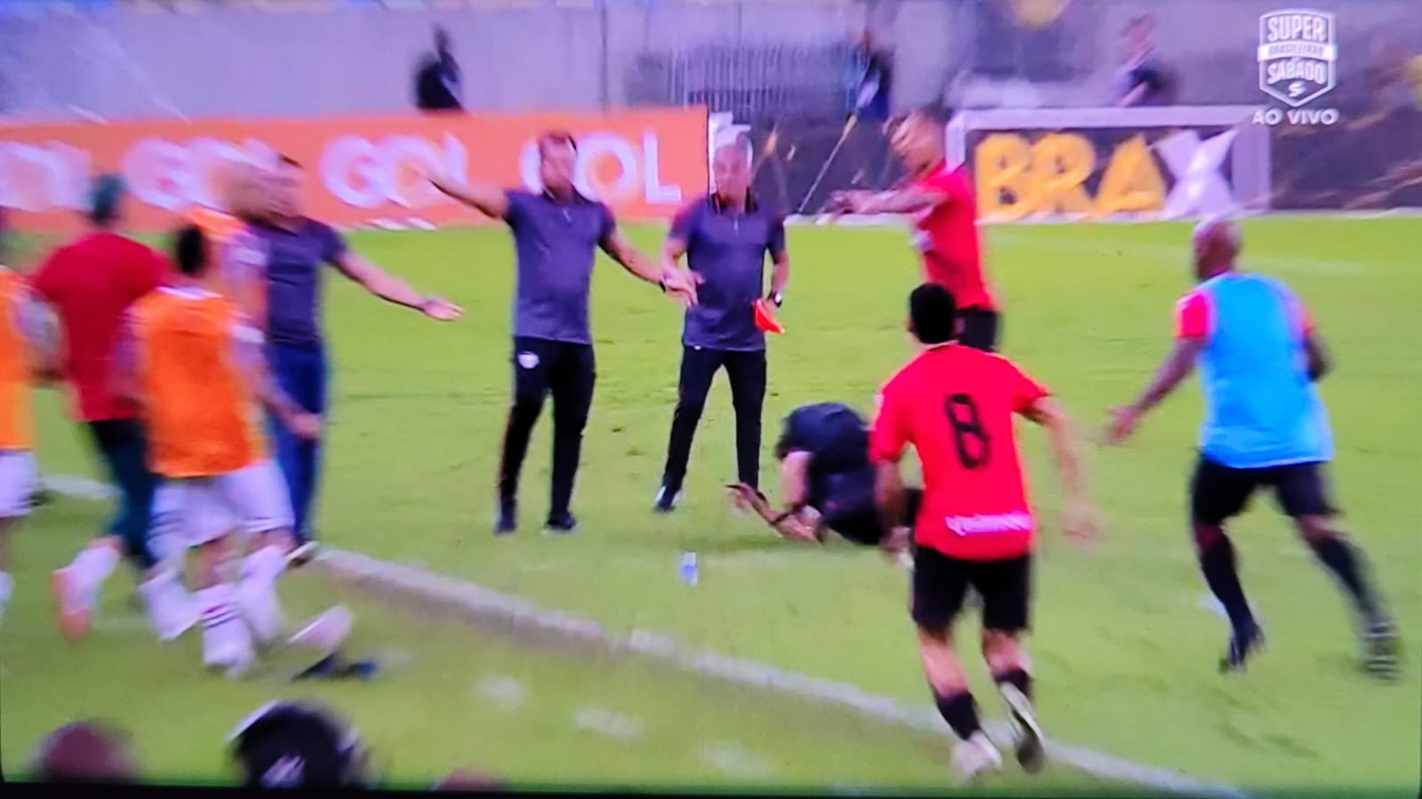 Briga marca o final de jogo entre Fluminense e Atlético-GO (Foto: Reprodução Sportv)