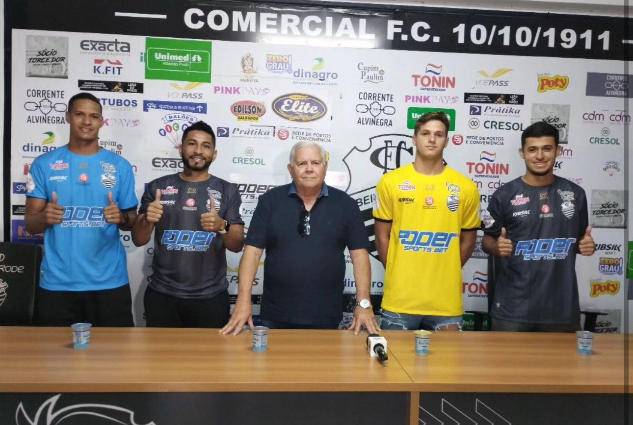 Apresentação dos reforços do Comercial (Foto: Divulgação/Comercial)