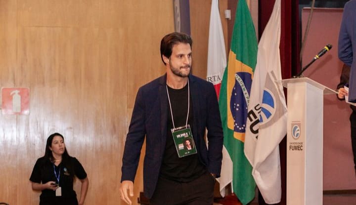 Hudson em evento em Belo Horizonte (Foto: Reprodução/Redes Sociais)