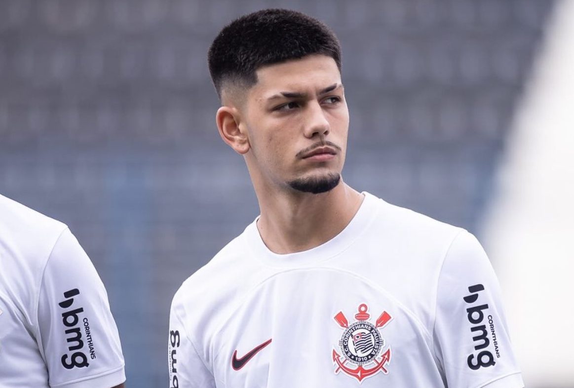 Miguel Nassif celebra gol e triunfo na estreia da segunda fase do Paulista sub-17. (Foto: Divulgação/Corinthians)