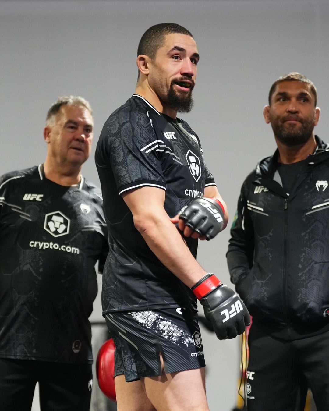 Robert Whittaker venceu por nocaute no UFC Arábia Saudita (Foto: Divulgação/UFC)