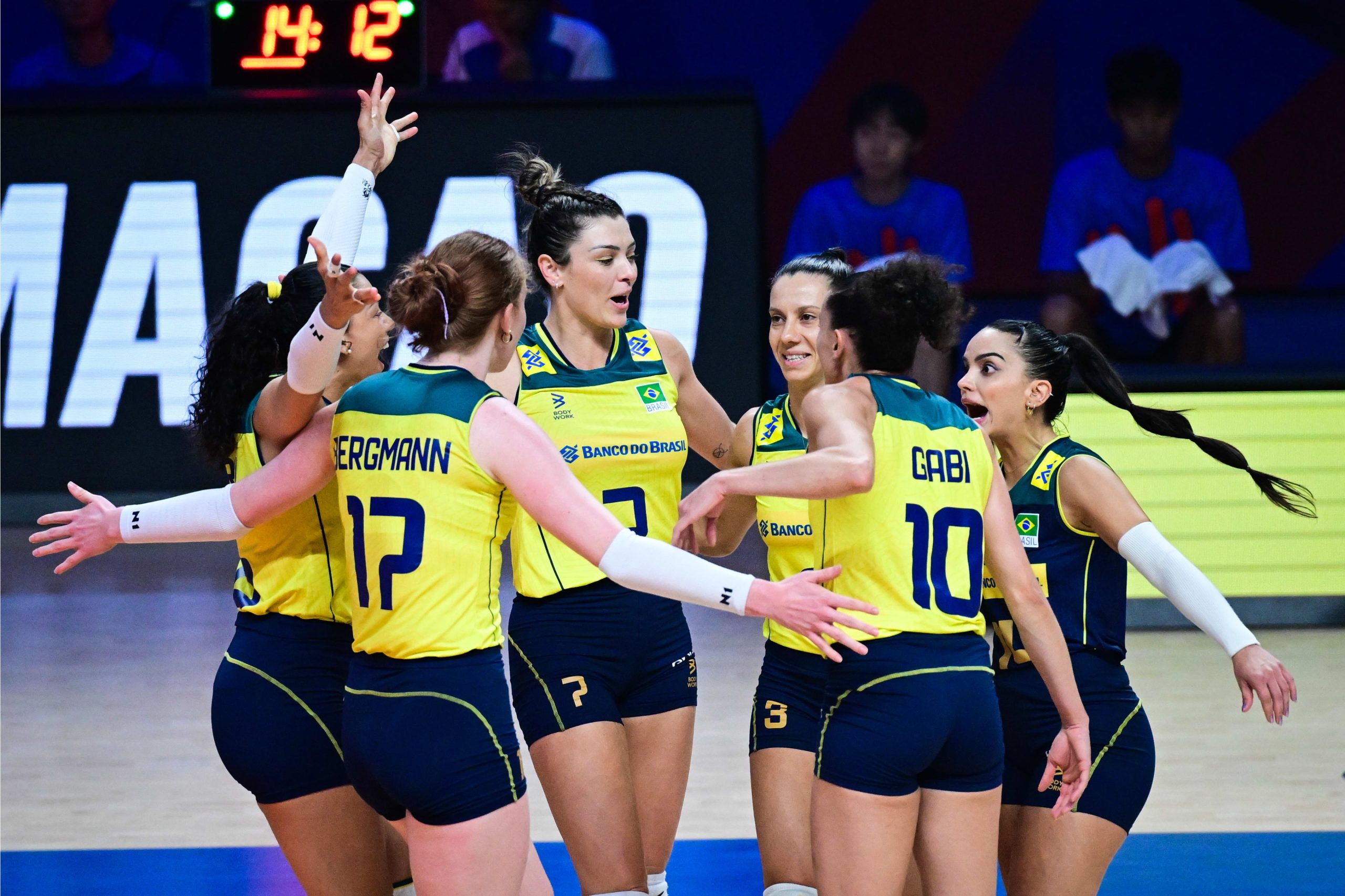 Brasil vence Tailândia e mantém invencilidade na VNL