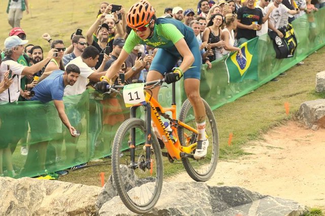 Raiza Goulão representou o Brasil no Mountain Bike (Foto: Marcelo Pereira/COB)