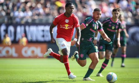 Helinho, jogador do Red Bull Bragantino, em jogo contra o Fluminense. (Foto: Ari Ferreira/Red Bull Bragantino