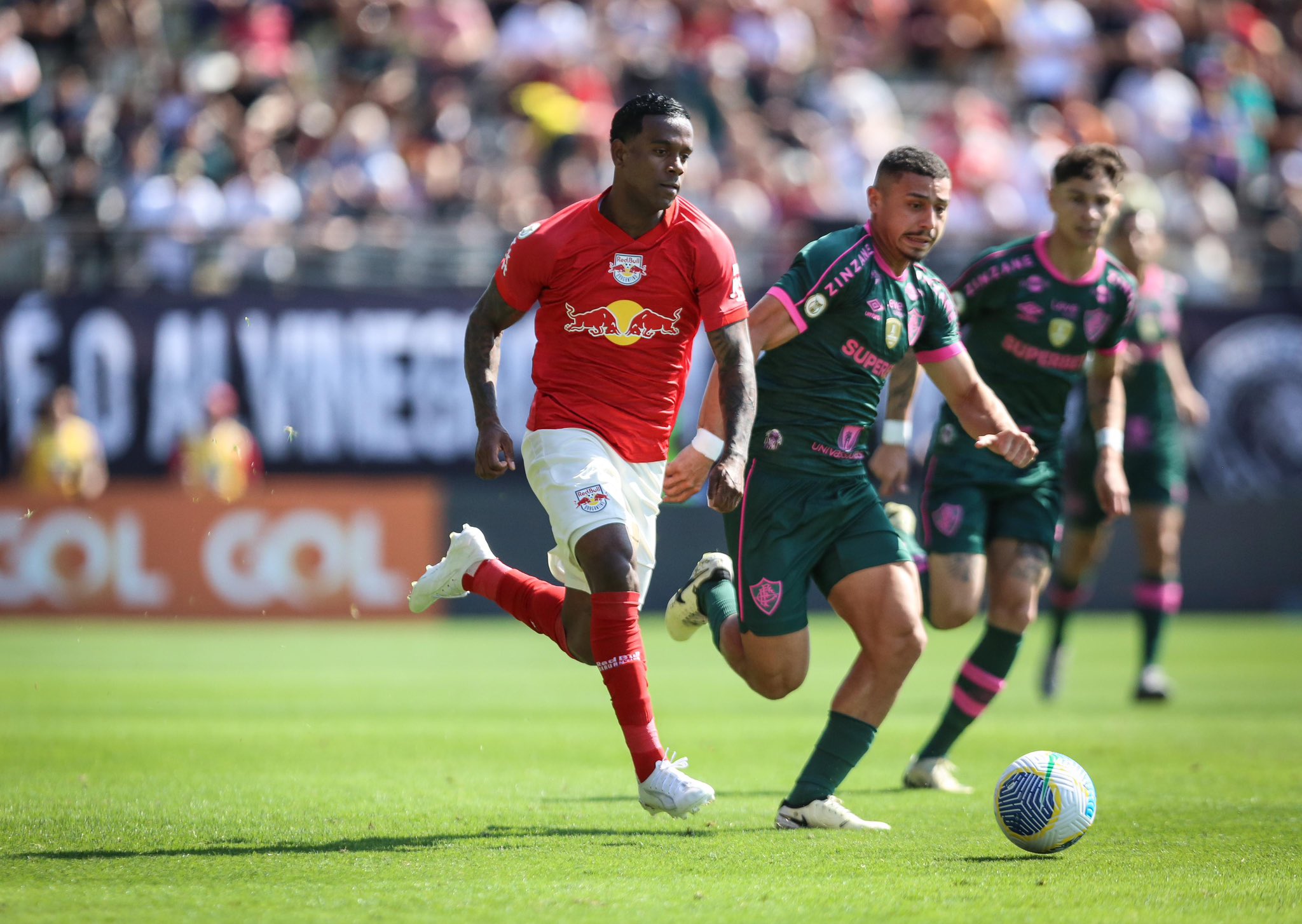 Helinho, jogador do Red Bull Bragantino, em jogo contra o Fluminense. (Foto: Ari Ferreira/Red Bull Bragantino