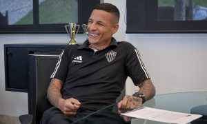 Guilherme Arana garante permanência no Atlético-MG e se declara "imensa gratidão" Foto: Pedro Souza | Atlético-MG