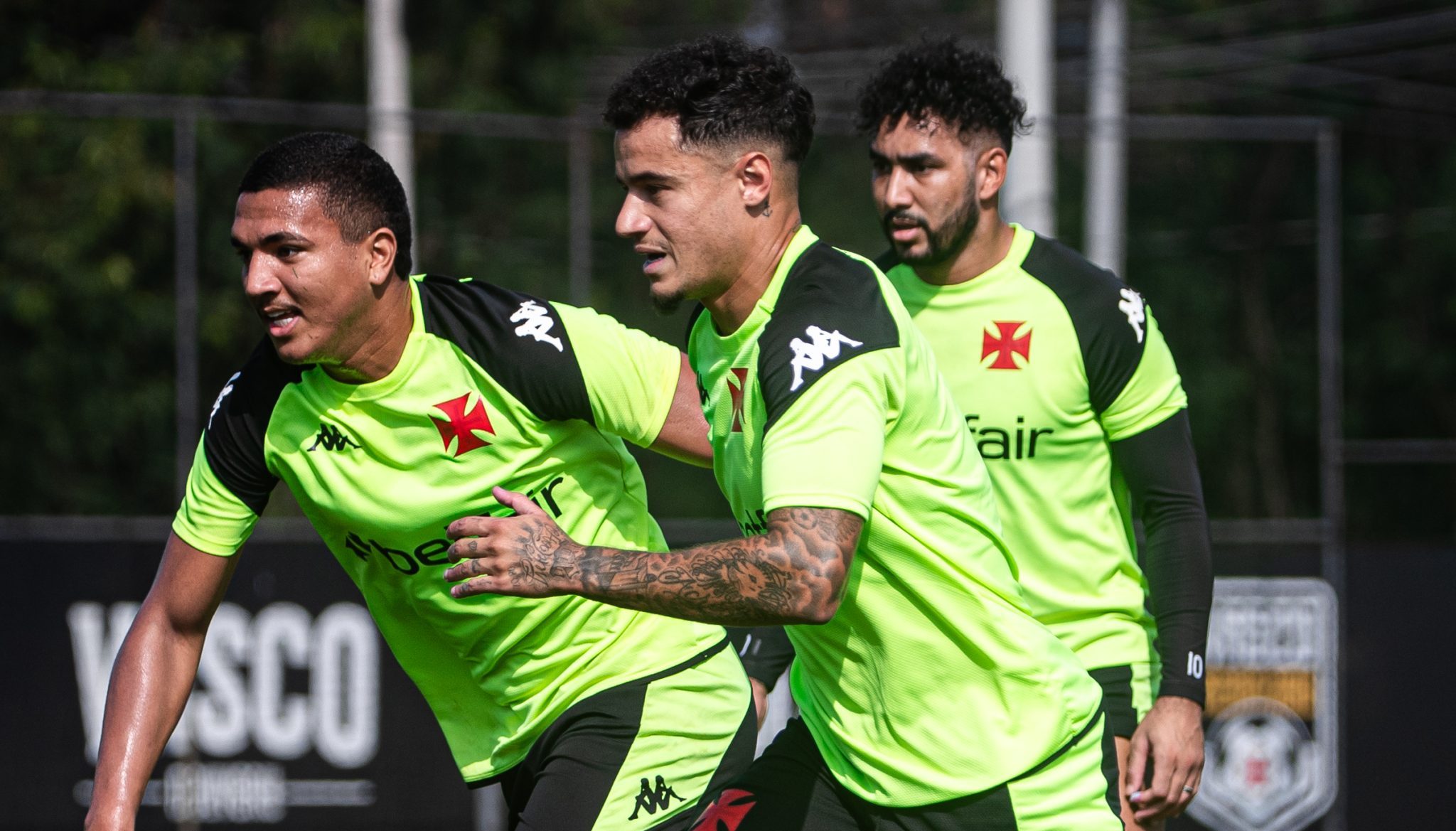 Mateus Carvalho, Coutinho e Payet em treino do Vasco (Foto: Leandro Amorim/Vasco)