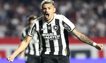 Tiquinho Soares participou dos dois gols do Botafogo. (Foto: Vitor Silva/Botafogo)