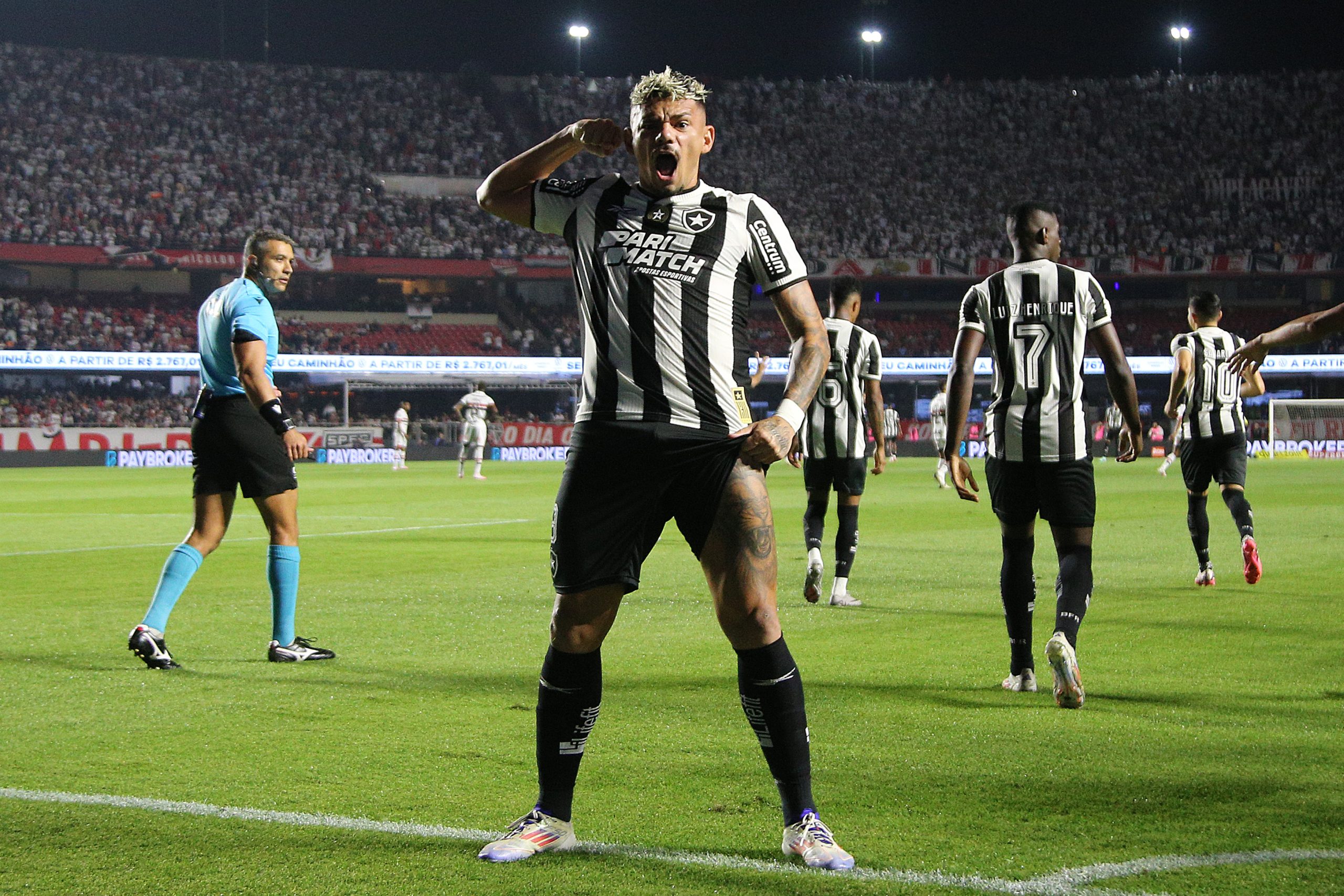Tiquinho comemorando gol contra o São Paulo. (Foto: Vítor Silva/Botafogo)