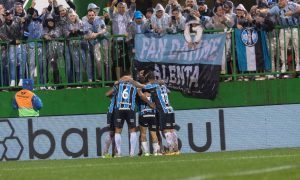 Jogadores do Grêmio comemoram gol de Soteldo (Foto: Liamara Polli/Grêmio FBPA)