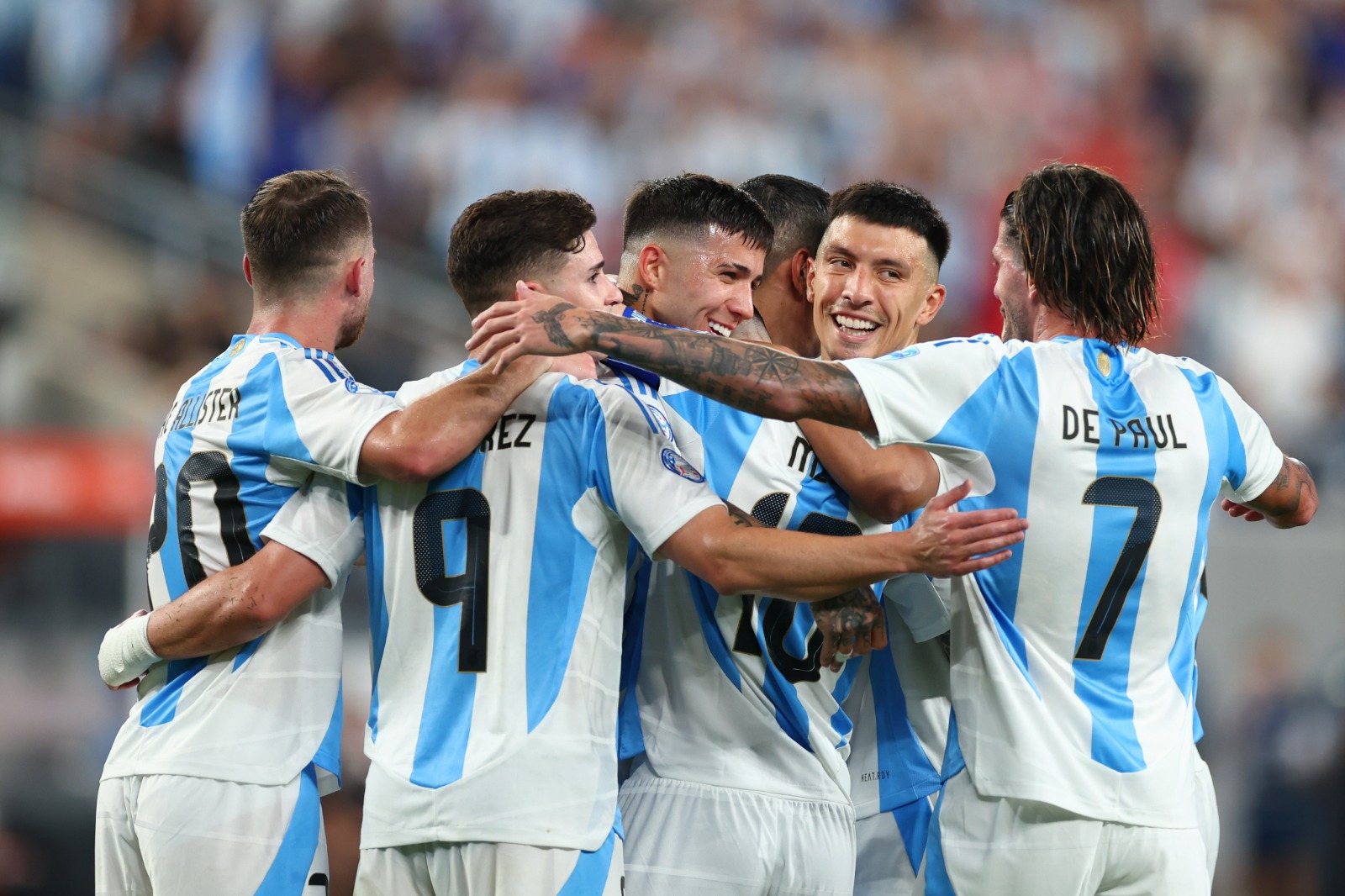 Argentina comemorando. (Foto: Sarah Stier/Getty Images)