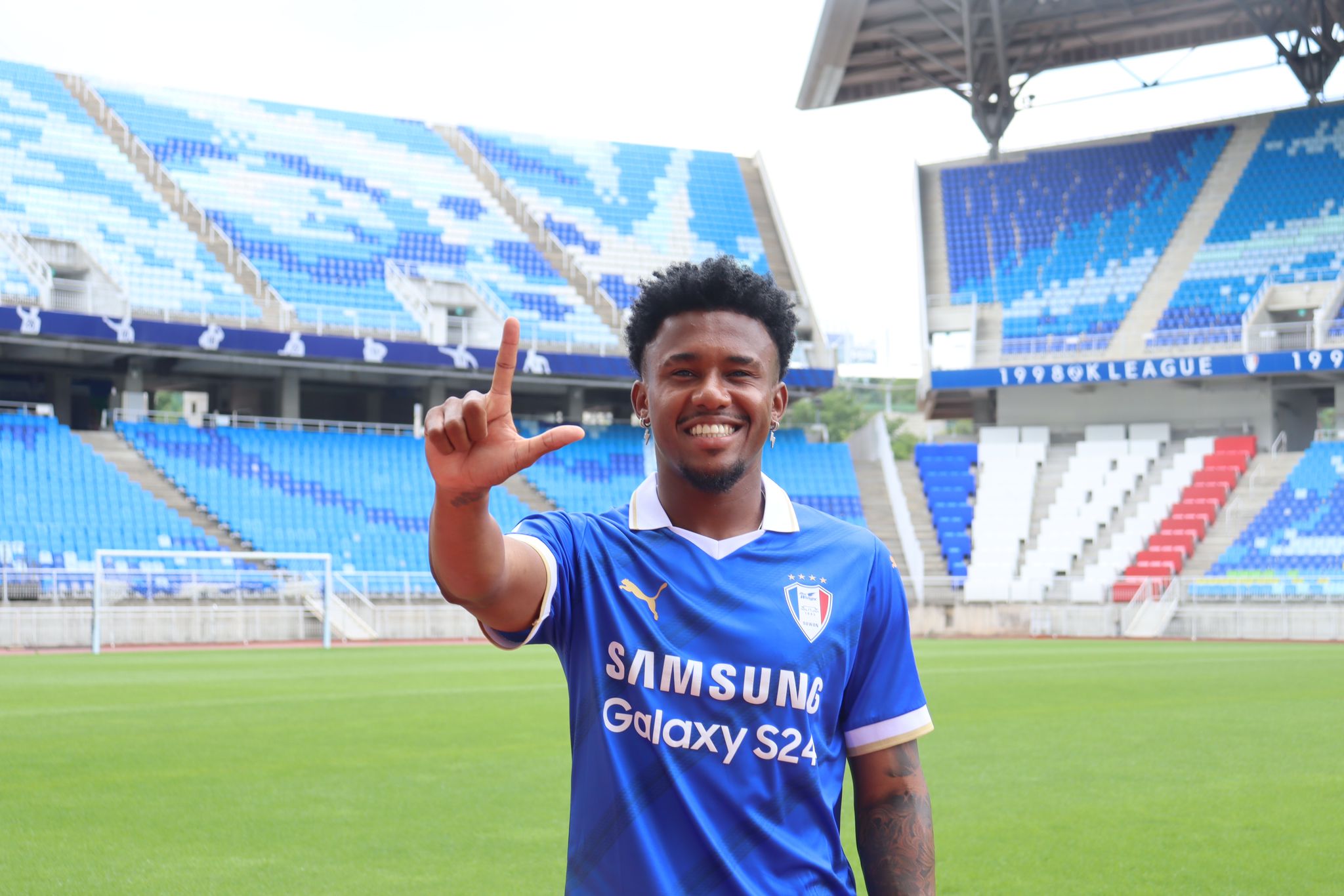 Paulo Henrique na Coreia do Sul (Foto: Divulgação)