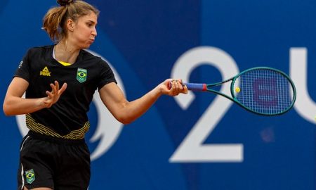 Bia Haddad em treinamento em Paris / Crédito: André Gemmer