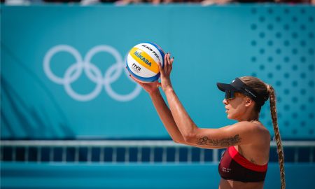 O vôlei de praia é uma das grandes esperanças de medalha do Brasil em Paris (Foto: Divulgação / FIVB - Volleyball World)