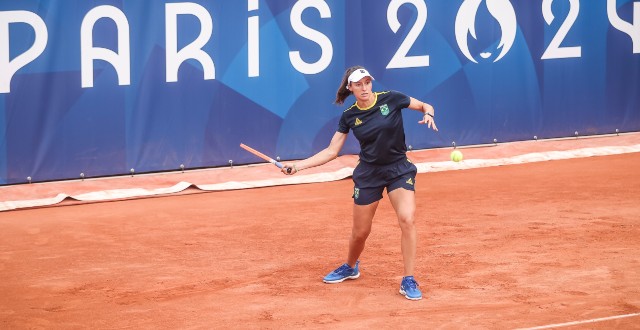 Luisa Stefani treina para os Jogos (Foto: Gaspar Nóbrega/COB)