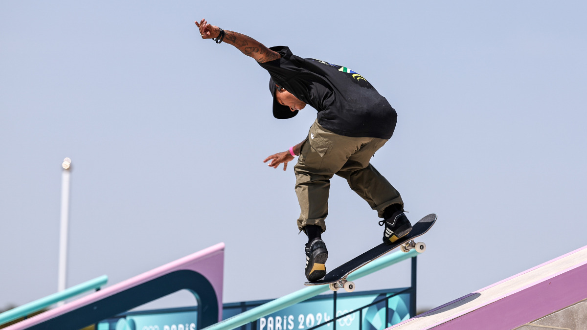 Kelvin Hoefler na final do skate street em Paris 2024 (Foto: Miriam Jeske, COB)