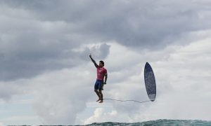 Gabriel Medina dá show no Taiti. (Foto: EROME BROUILLET/AFP via Getty Images)