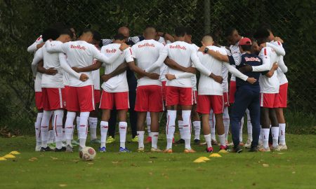 Jogadores do time Sub-17. (Foto: Divulgação/Red Bull Bragantino)