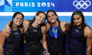 Brasil na final do revezamento feminino (Foto: Sátiro Sodré/CBDA)