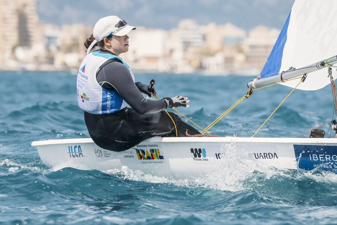 Gabriella Kidd em ação na Vela