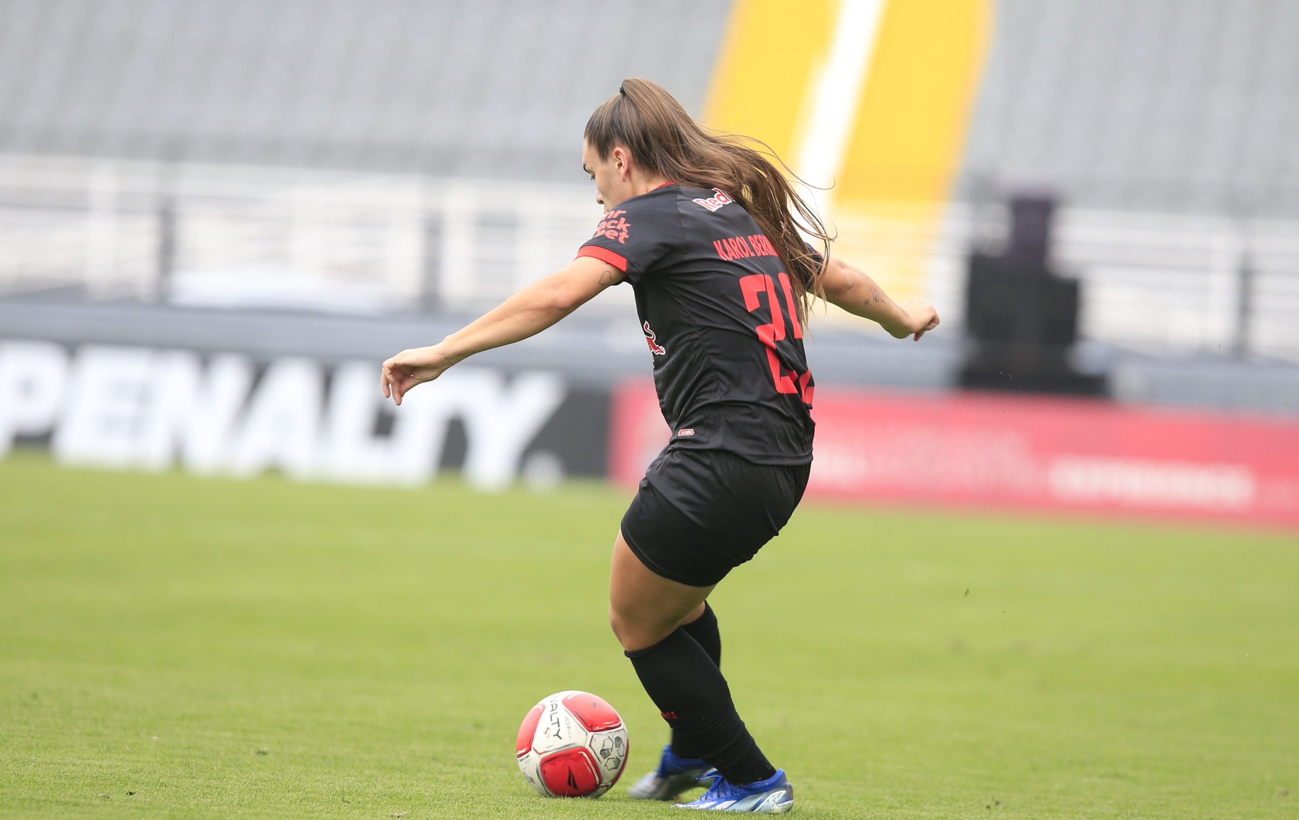 Karol Bermudez, jogadora das Bragantinas. (Foto: Fernando Roberto/Red Bull Bragantino)