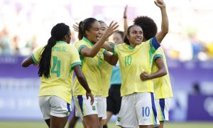 Seleção Brasileira comemorando o gol diante da Nigéria. (Foto: Rafael Ribeiro/CBF)