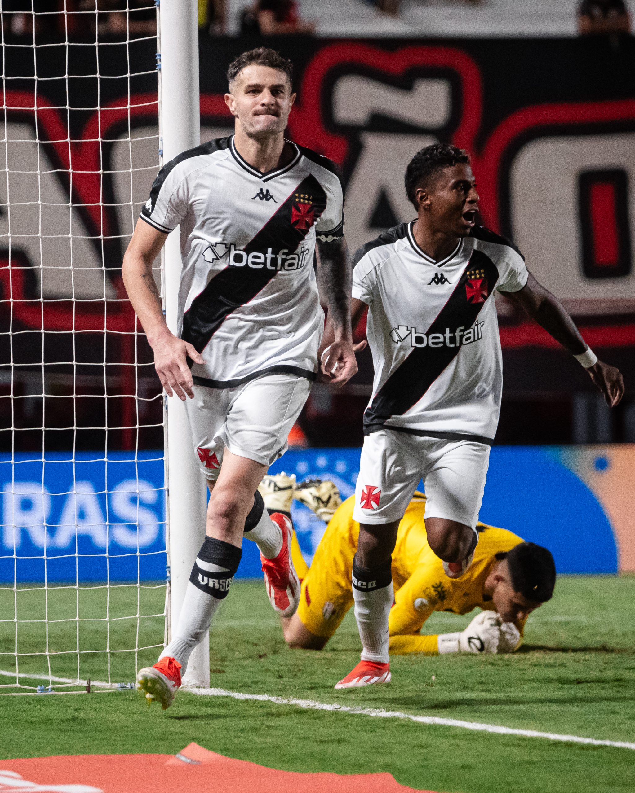 Vasco e Bragantino se enfrentam pela 21° rodada do Campeonato Brasileiro. Fotos: Leandro Amorim/Vasco