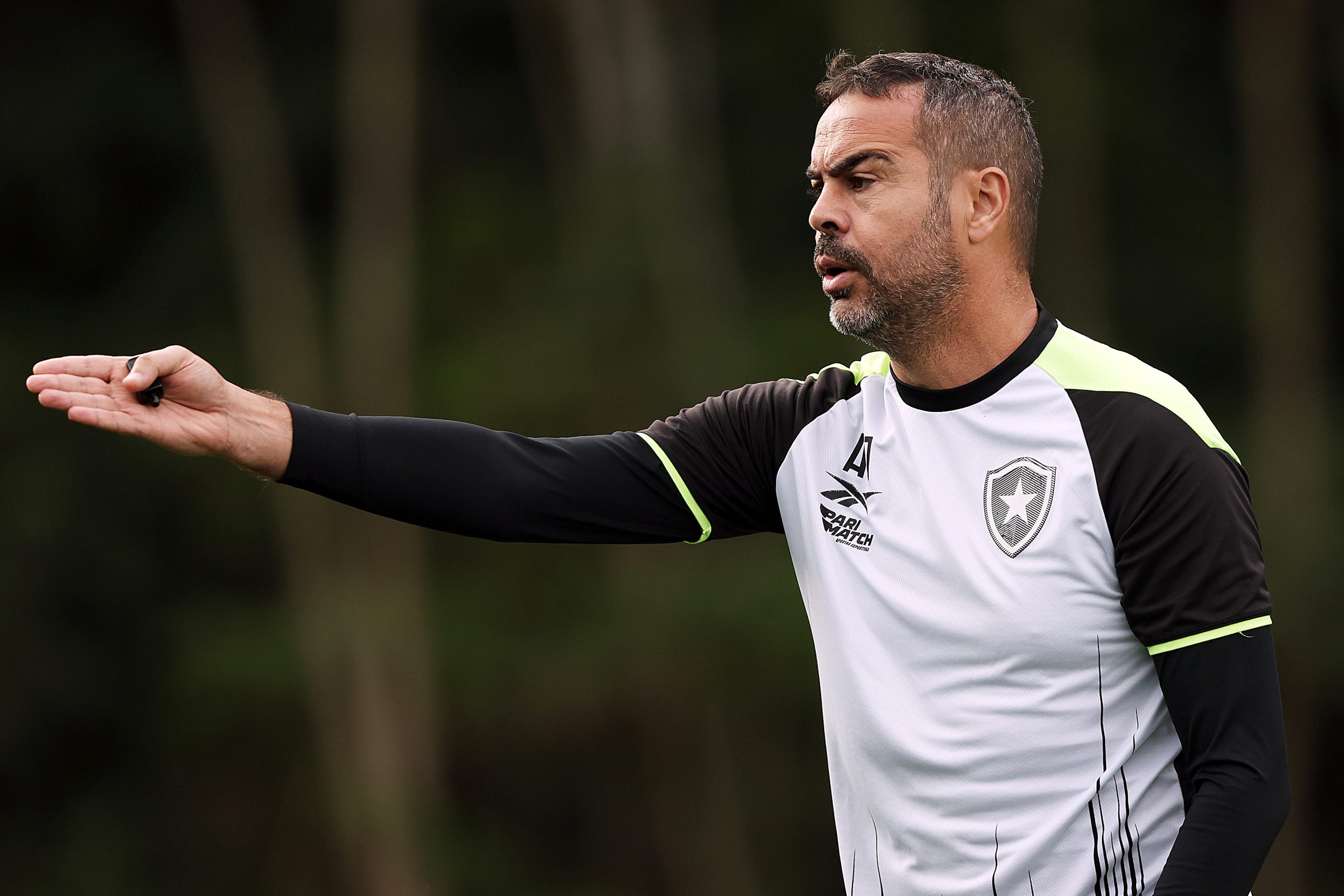 Artur Jorge no treino do Botafogo. (Foto: Vítor Silva/Botafogo)