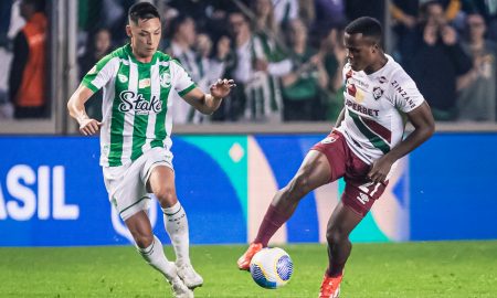 John arias contruindo a jogado do gol que mantem o Fluminense vivo no confronto FOTO DE WILLIAM ANACLETO / FLUMINENSE FC