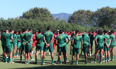 elenco reunido antes de finalizar a preparação para o confronto contra o bahia FOTO DE MARCELO GONÇALVES / FLUMINENSE FC