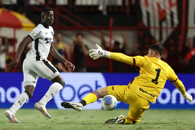 Luiz Henrique vive grande fase (Foto: Vitor Silva/Botafogo)